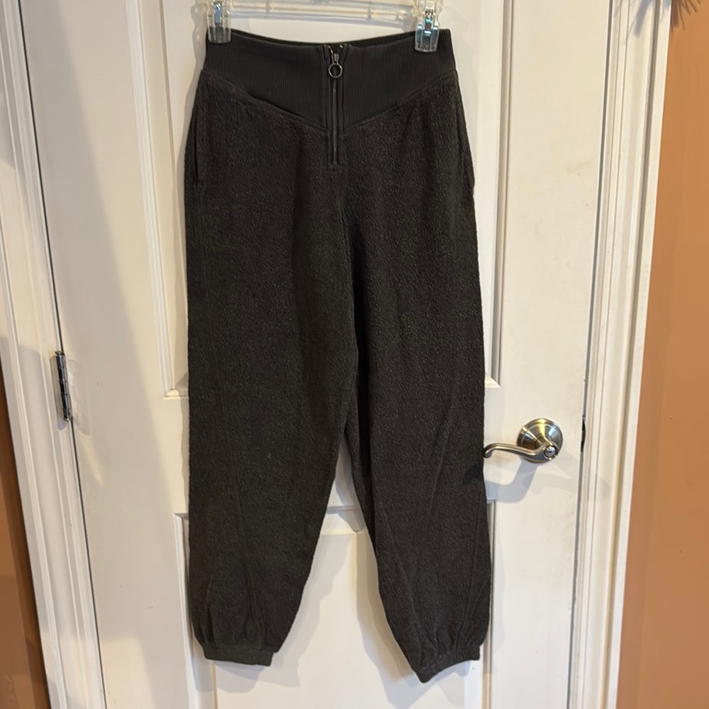 Aerie Cozy charcoal gray Fleece Joggers pants Sz XS
